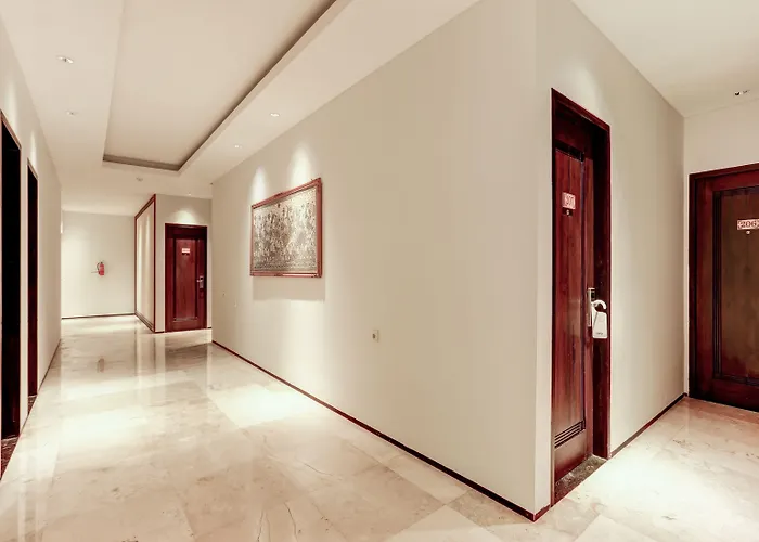 فندق Collection O Near Pantai Kuta Formerly Premium 4*