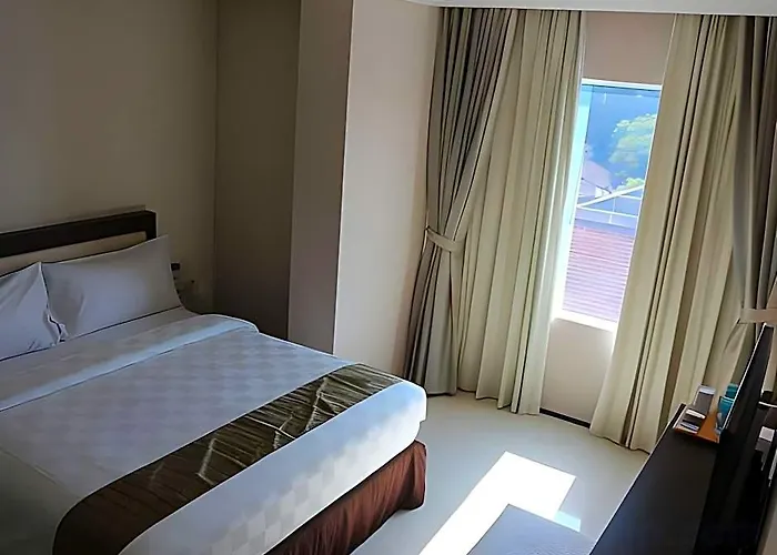 Collection O Near Pantai Kuta Formerly Premium فندق