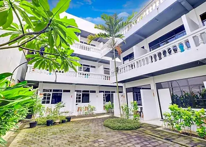 Collection O Legian Near Pantai Kuta Formerly Premium Legian 4*